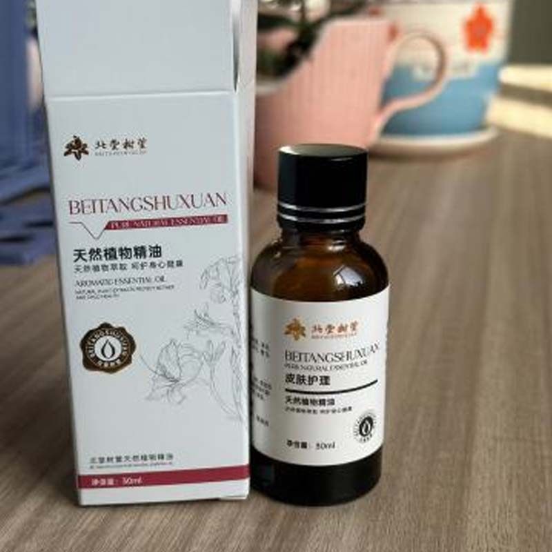 Přírodní adstringentní a vyrovnávací esenciální olej